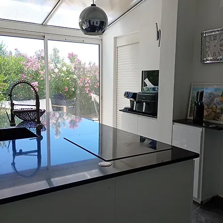 Iris Villa *